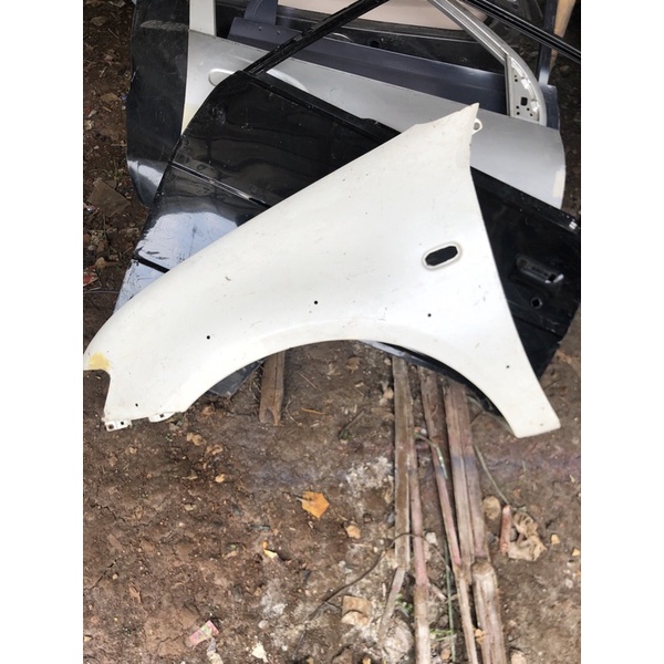 Fender pajero sport 2012