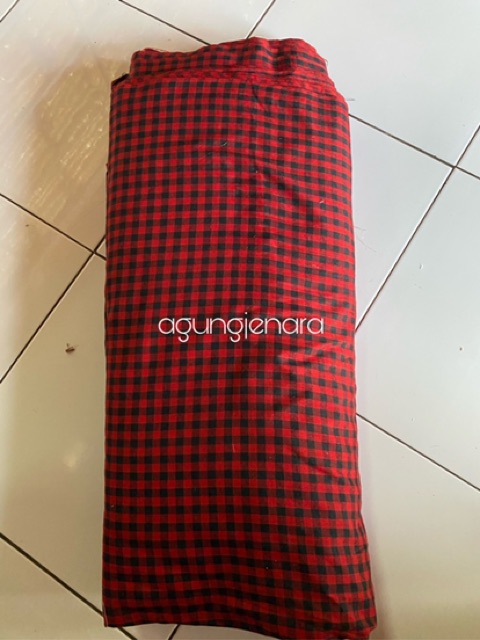 KAIN POLENG KOTAK CATUR BALI HALUS 140 CM