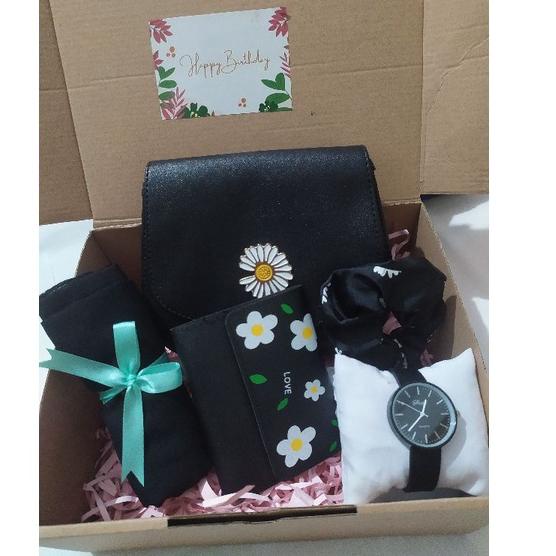 

⚡️TERLARIS BRANDS FESTIVAL⚡️ [ T04 ] GIFT BOX SLING BAG / KADO CEWEK / KADO PACAR / ANNIVERSARY / grosir