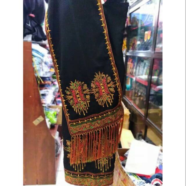 Kain Aceh Motif Pintu Aceh atau Pucuk Rebung