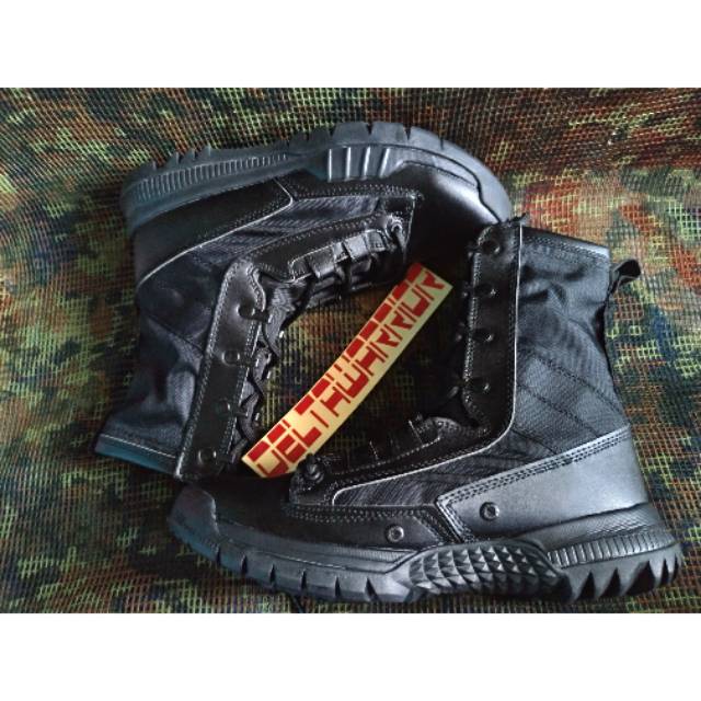 Sepatu boots cqb lightweight
