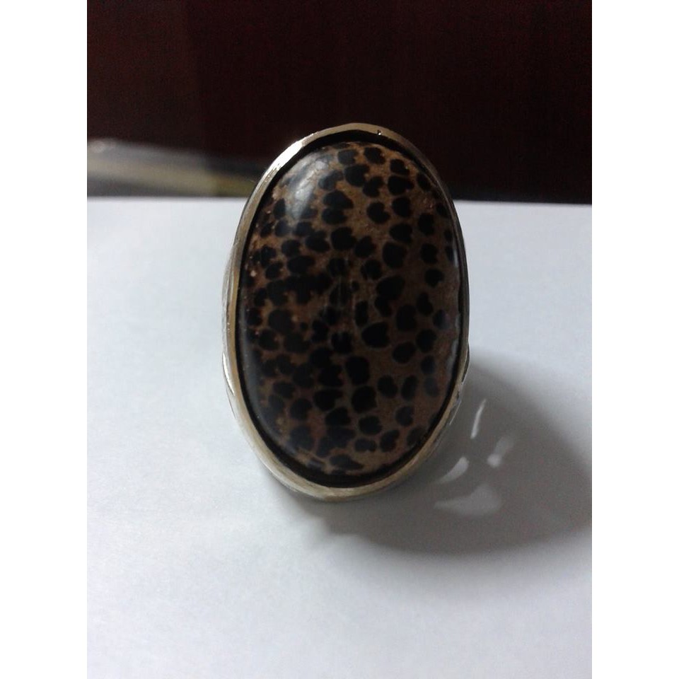 Batu cincin Fosil Kayu Liwung