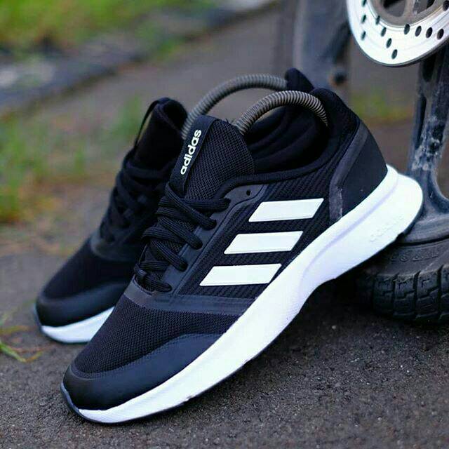 Adidas Nova flow black white