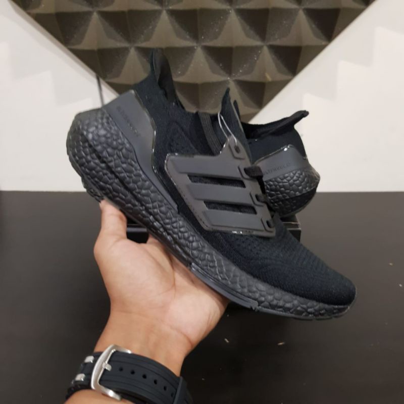 triple black ultra boost womens
