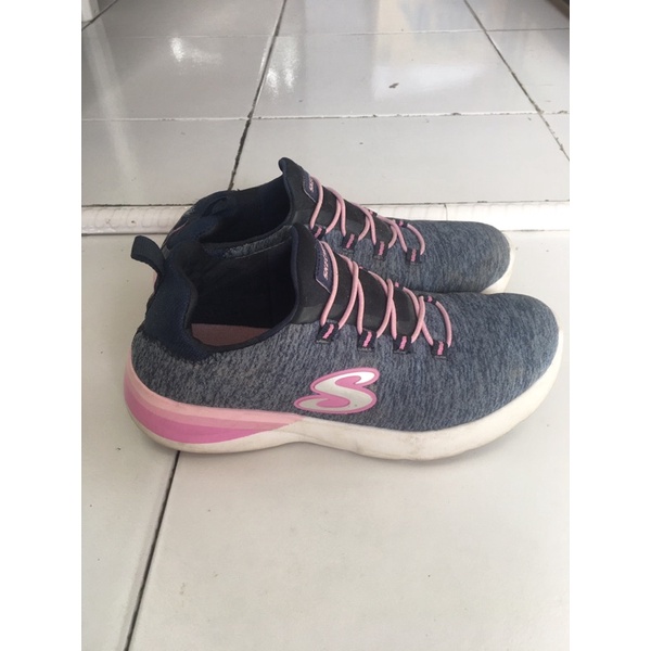 sepatu sneakers santai anak cewek skechers original size 34 preloved