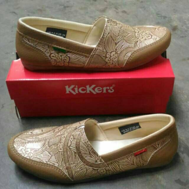 Sepatu kickers cewek army