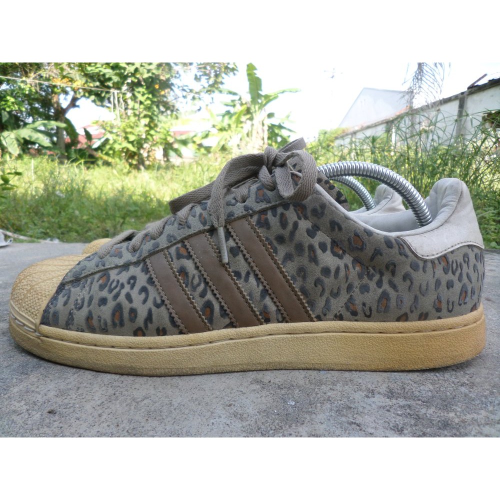 adidas superstar cheetah print