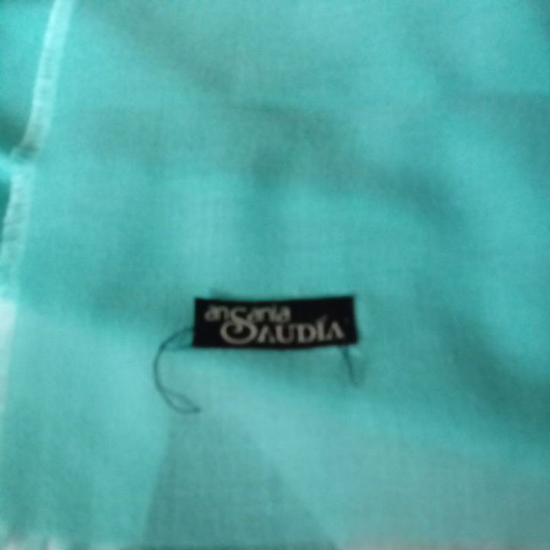 hijab segi empat polos warna kuning kunyit dan navy