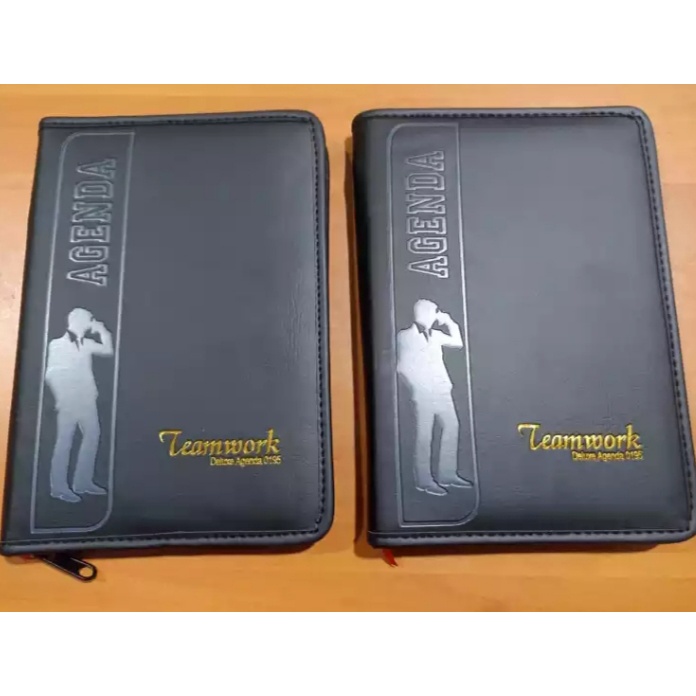 

Terlaris ✨ - RF215 - BUKU AGENDA DENGAN RESLETING MOTIF TEAMWORK UKURAN A53.1.23