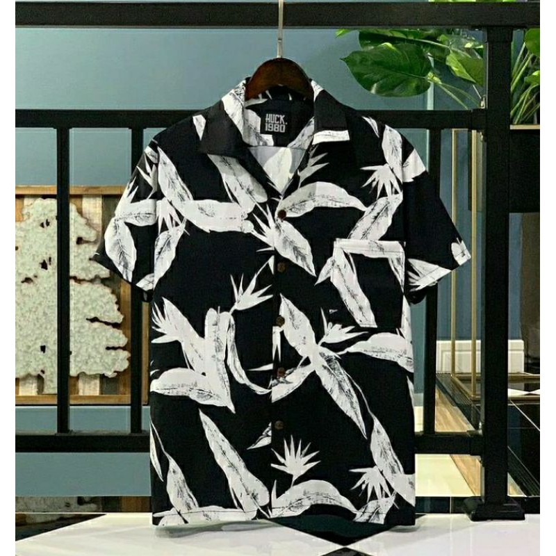 KAMEJA PRIA SANTAI MOTIF HITAM PUTIH BURUNG