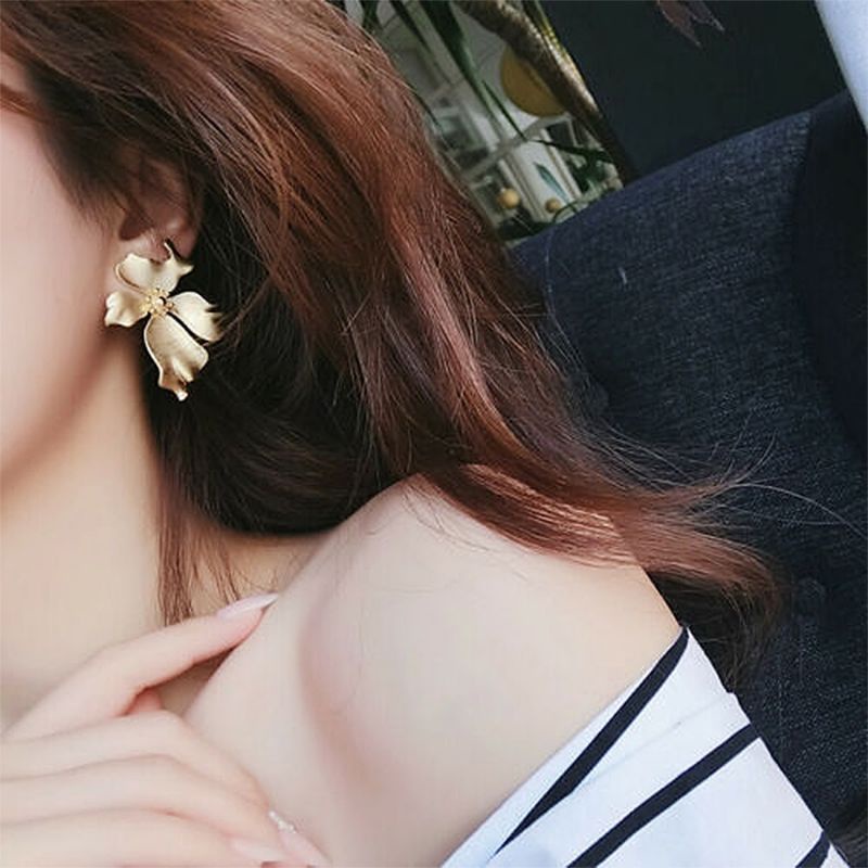 Orchid Earring/anting bentuk bunga Anggrek warna gold