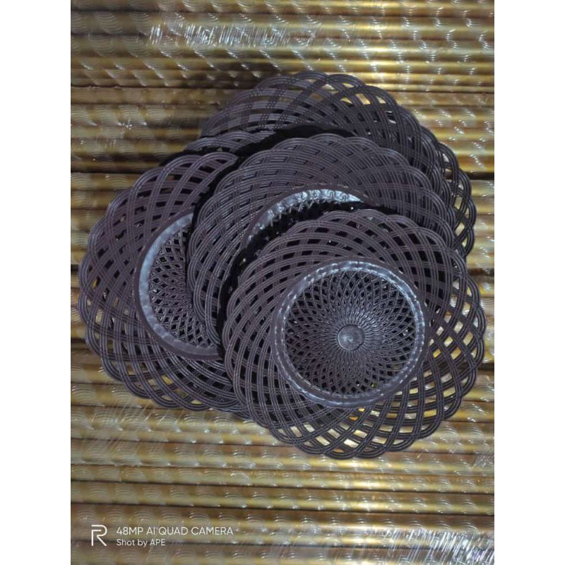 Piring Lidi Plastik Anyaman