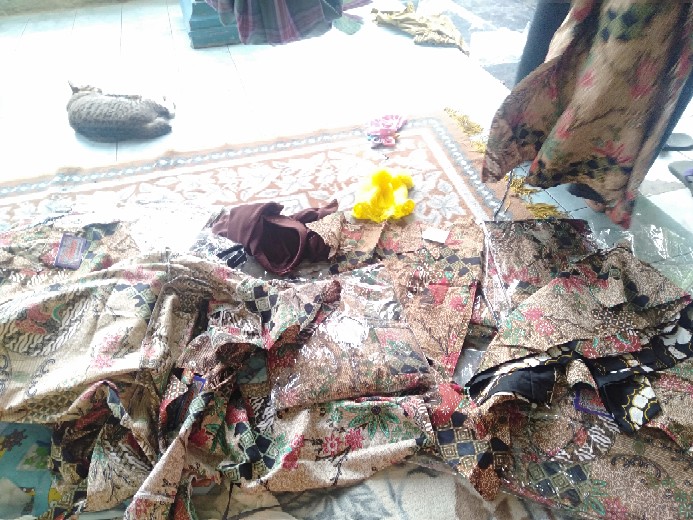 Couple Keluarga Sania Ruffle Batik Couple Keluarga Motif Toples