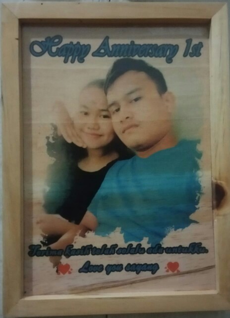 Bingkai Foto Free Cetak Foto Di Kayu + Edit Desain Hadiah Wisuda / Ulang Tahun / Pernikahan 8r & 10r