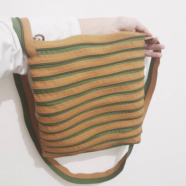 Tas selempang resleting full