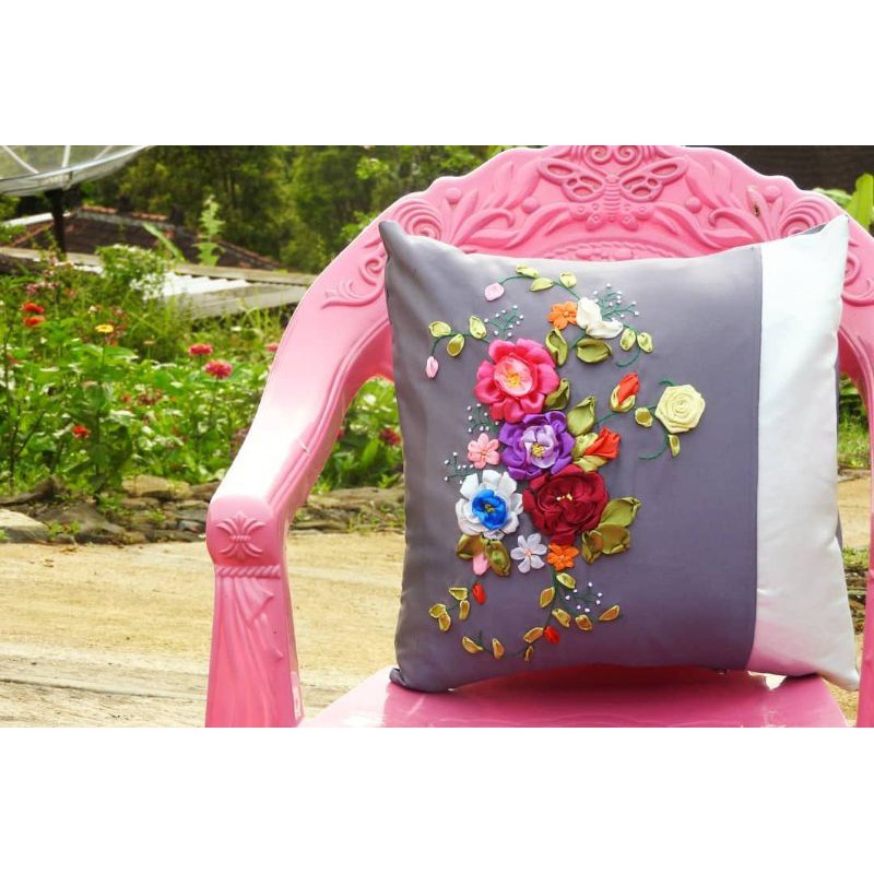 sarung bantal sofa sulam pita