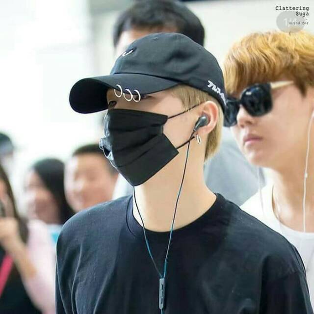 Topi Baseball Suga BTS Piercing..