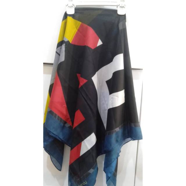 Deenay Scarf