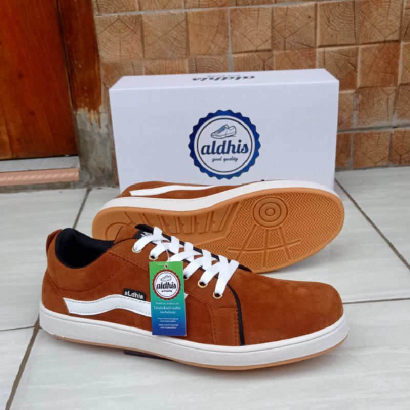 SEPATU VANS/ALDHIS SEKOLAH KASUAL COKLAT PRIA CUCI GUDANG