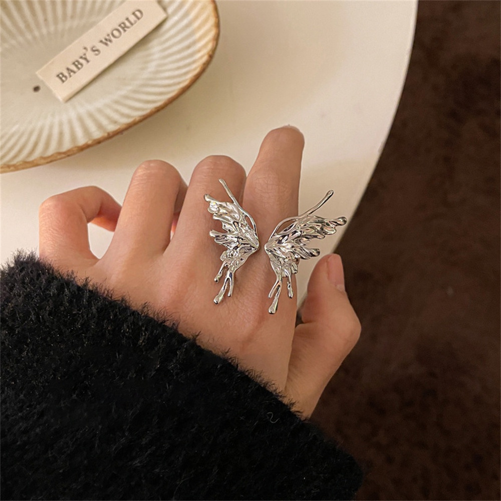 Cincin Model Terbuka Bentuk Kupu-Kupu Warna Silver Gaya Retro Untuk Wanita