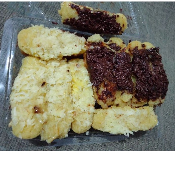 

Kue pukis empuk lembut keju,coklat isi 8pcs,10pcs.Home made.