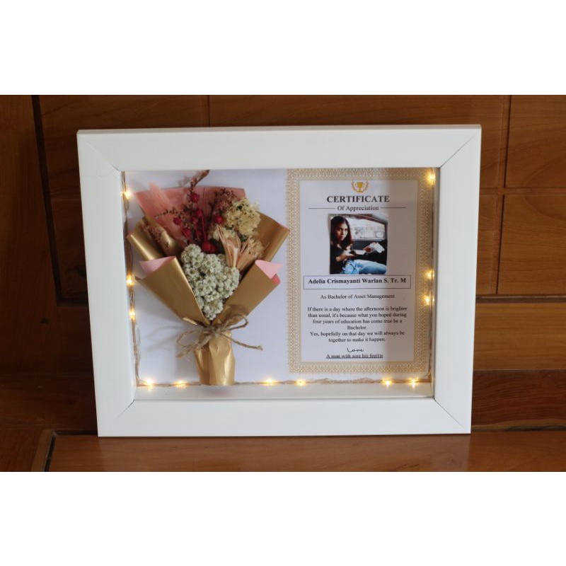 Frame Hadiah Wisuda / Ulang Tahun / Anniversary dengan Lampu