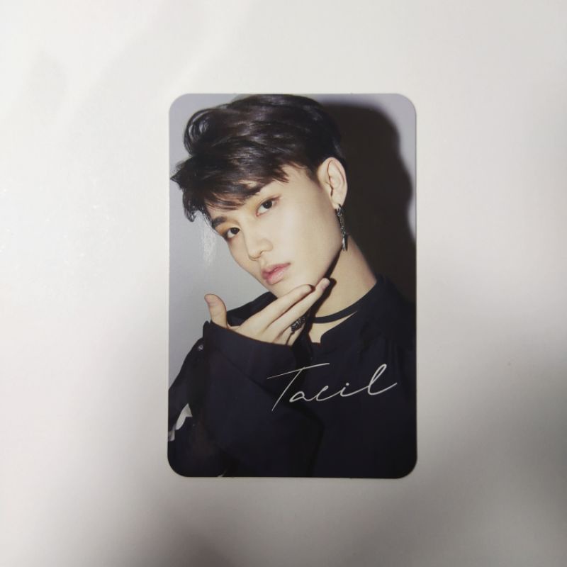 photocard taeil chain