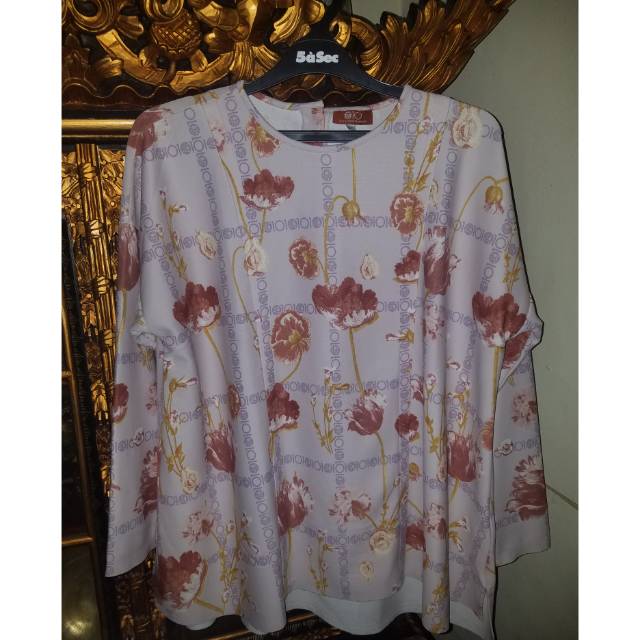 Preloved Tata Top Ria Miranda Dekade