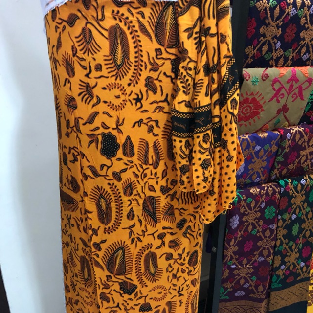 KAMEN BATIK ANGGREK KUNING