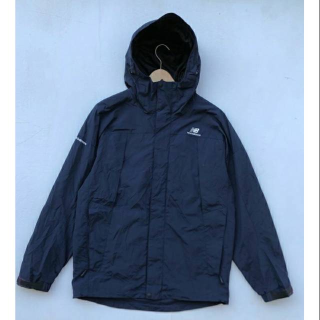 Jaket outdor new balance
