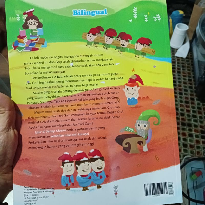 

buku cerita anak bilingual jujur di setiap musim