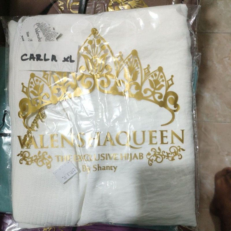KHIMAR CRINKLE TANPA TALI ORIGINAL VALENSHAQUEEN HIJAB BAHAN RAYON CRINKLE AIRFLOW PREMIUM/KERUDUNG TERBARU DAN TERMURAH ORI VALENSHAQUEEN JILBAB TERLARIS IKKA MEMEI-White