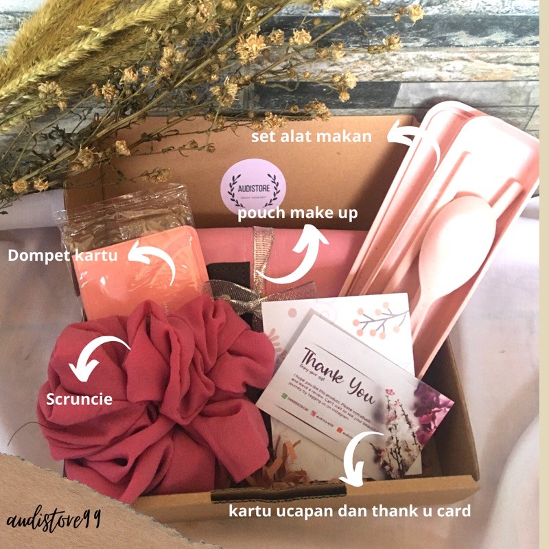 

[TERMURAH] hampers cewe / hadiah unik / hampers ultah / giftbox anniversary / gitbox cewe