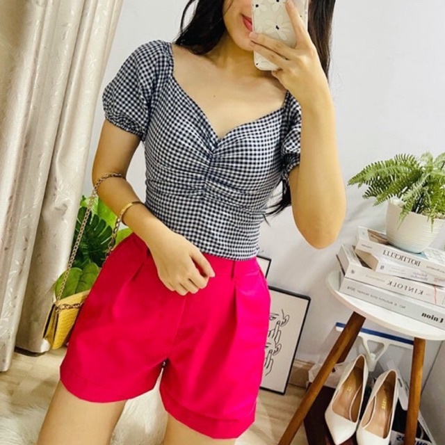 tartan sabrina top / sabrina top / top sabrina / sabrina / pakaian / pakaian wanita / blouse / top korea / baju atasan / atasan / atasan korea / baju sabrina / baju sabrina wanita / sabrina korea / blouse wanita / baju wanita