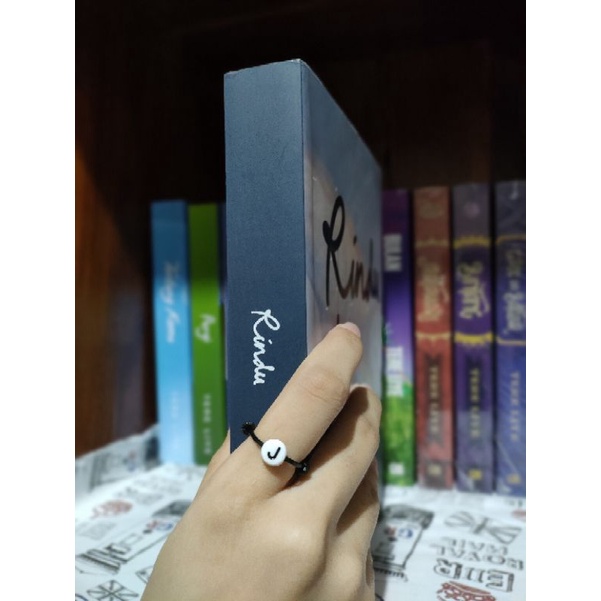 Cincin Huruf Inisial Bulat Putih Tali tipis Waterproof