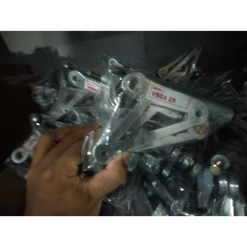 STEP VEGA ZR / STEP DEPAN UNDERBONE VEGA ZR / STEP UNDERBONE YAMAHA VEGA ZR