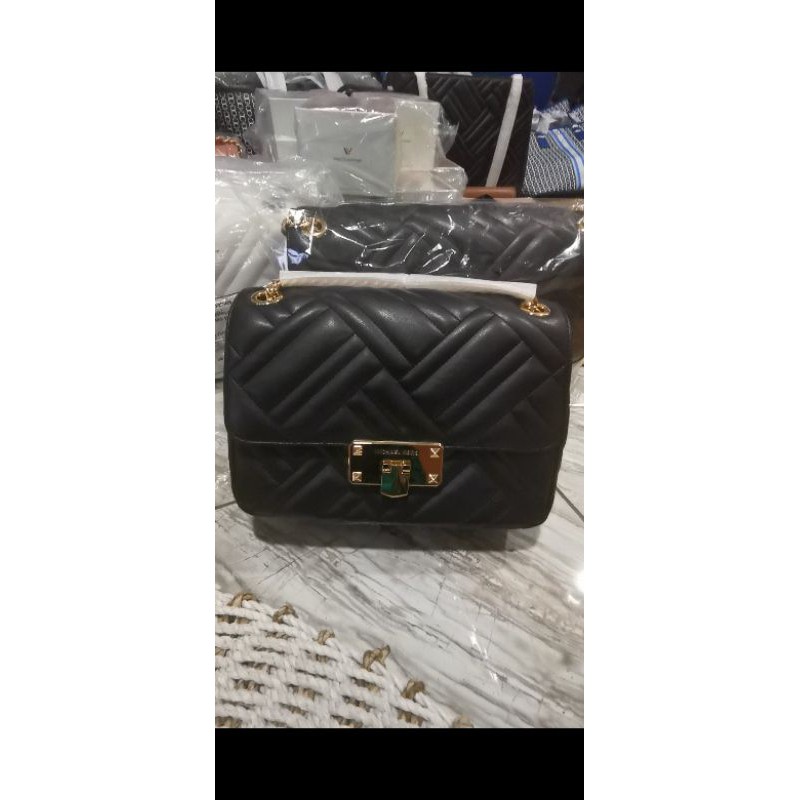 MK Peyton Medium Black