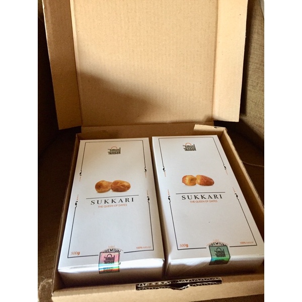 

Hampers Kurma Sukkari Premium Timur Tengah