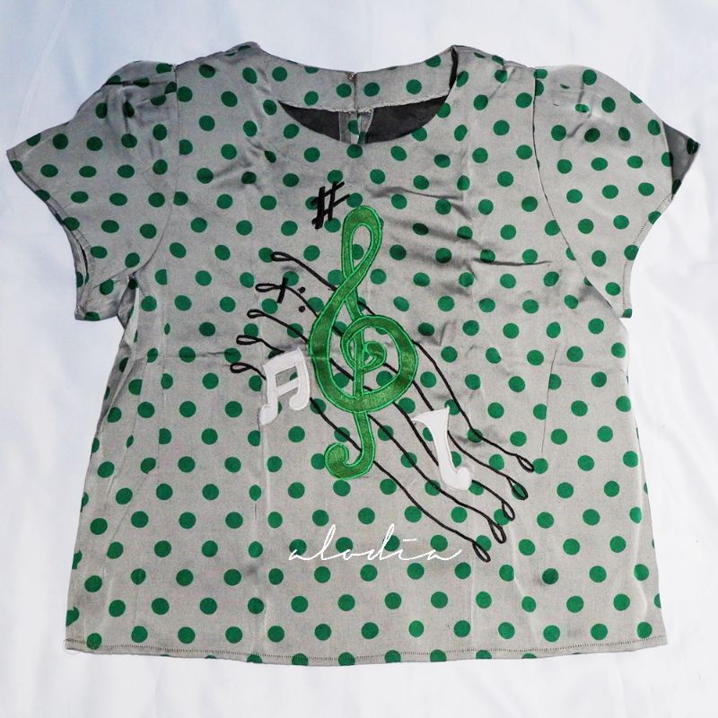 BLUS NENEK WANITA / BAJU ORANG TUA / ATASAN KEKINIAN ABU ABU POLKADOT LENGAN PENDEK