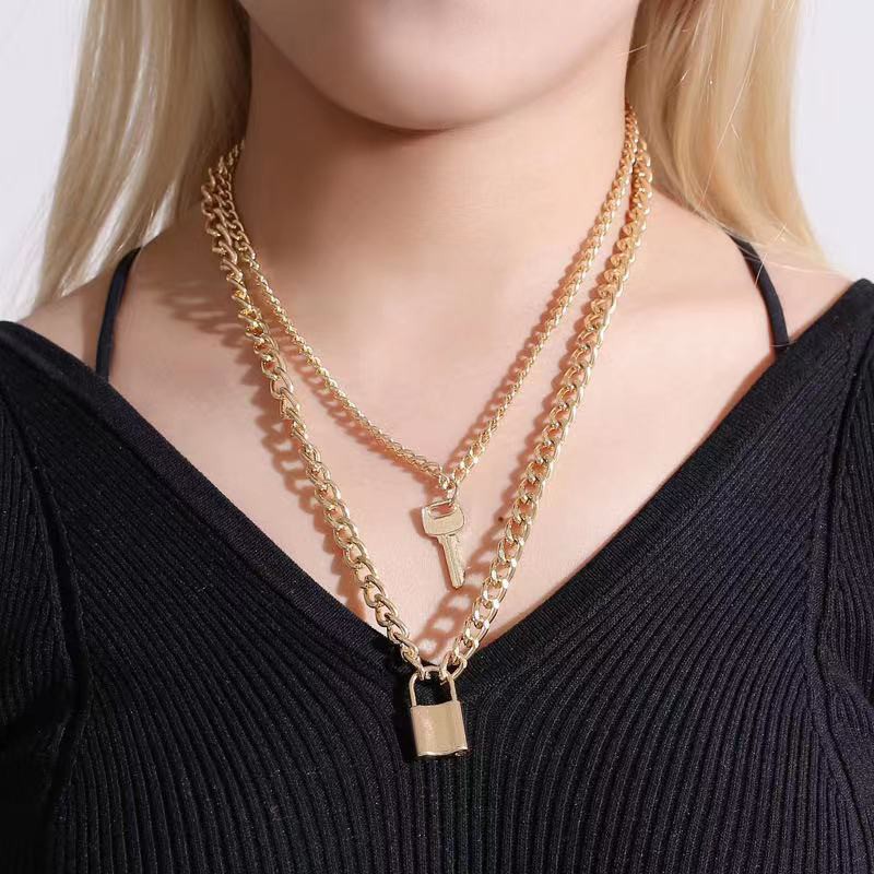 Korean Fashion Kalung Gembok Emas Liontin Kalung Rantai Wanita Retro Simple Kunci Kreatif Wanita
