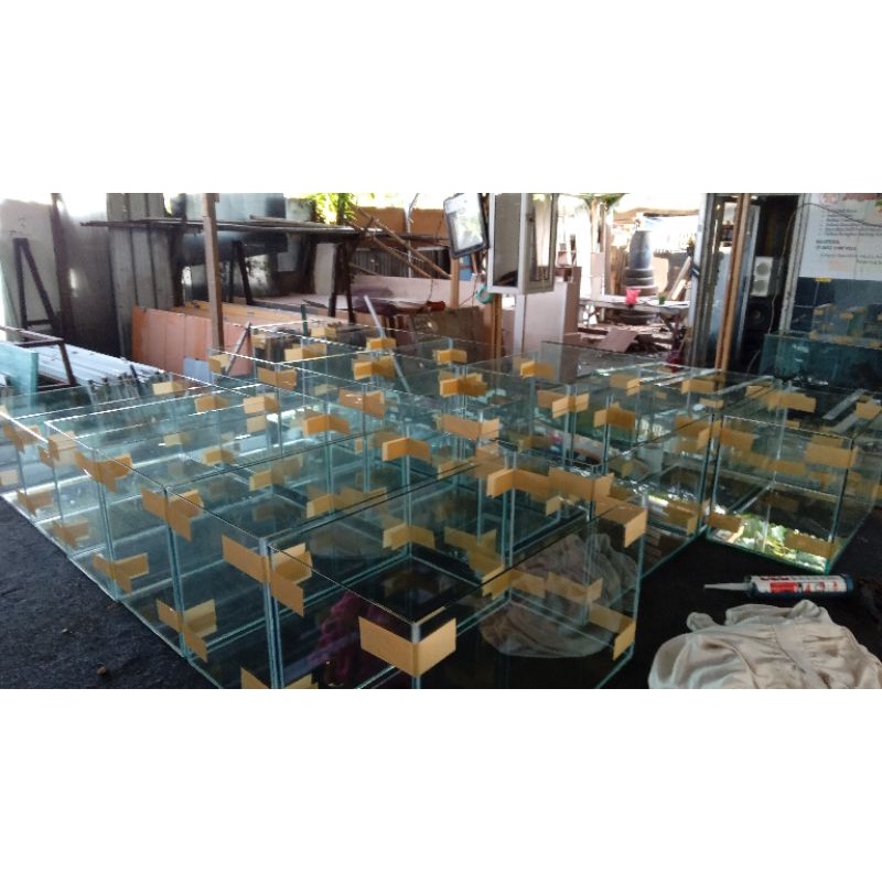 aquarium ukuran 40x25x25 kaca 5mili full