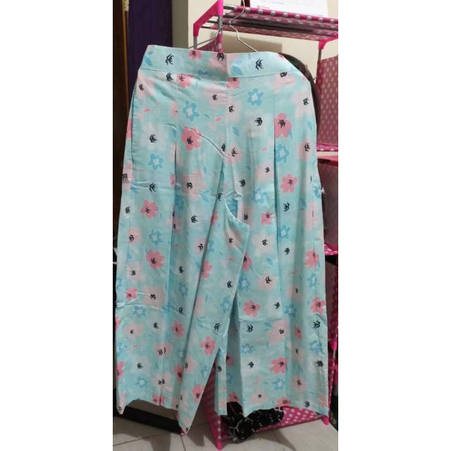 SOLD BY WA CELANA KULOT BIRU LANGIT MOTIF BUNGA