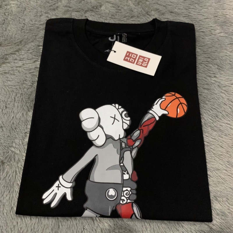 Kaos Tshir Uniqlo X Kaws Anatomy Dunk Fulltag &amp; Lebel