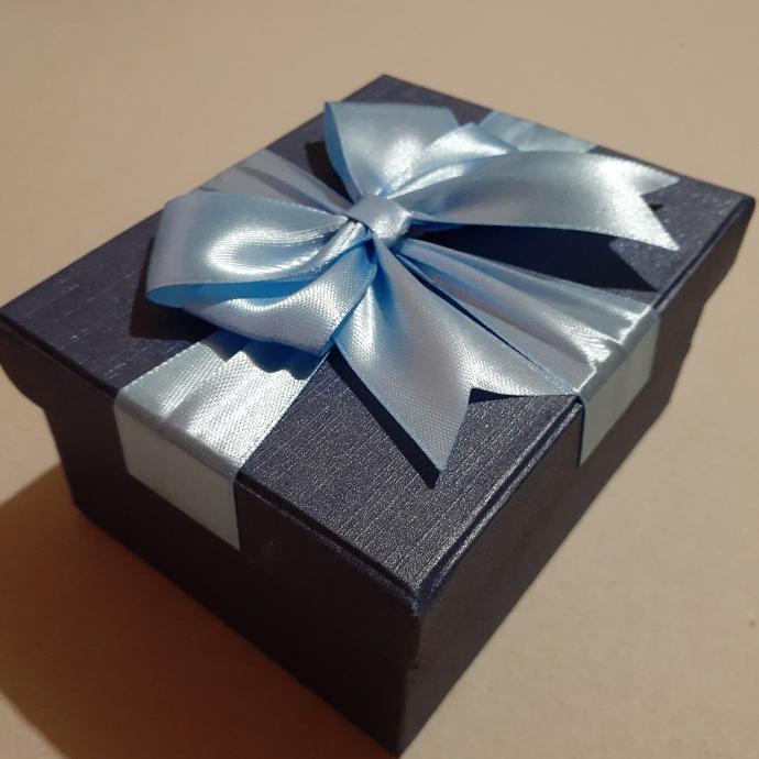 

Sale!!! Gift Box Navy Kotak Kado Spesial Hadiah Ulang Tahun - Paling Diminati