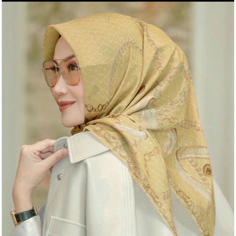 Preloved buttonscarves chain corn