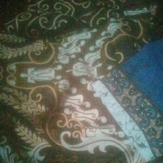 Awangga Kemeja Batik Pria Lengan Panjang