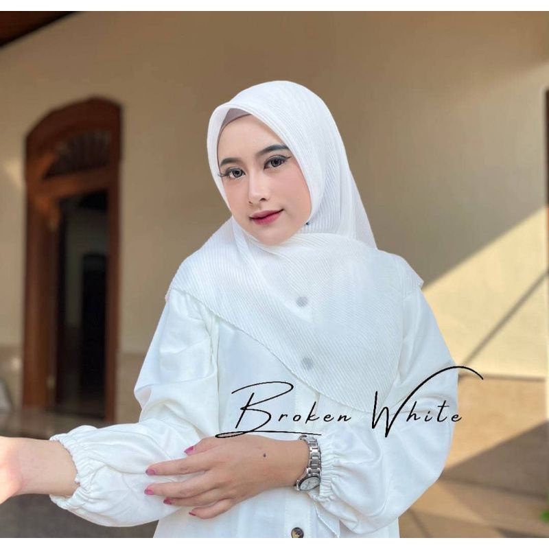 HIJAB SEGIEMPAT PLISKET BELLA SQUERE POLOS /HIJAB PLISKET/COD-Putih BW