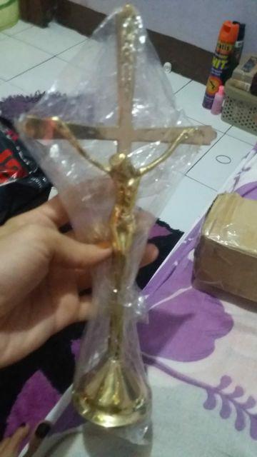 Salip Meja Salib Duduk Salib Dinding Kuningan