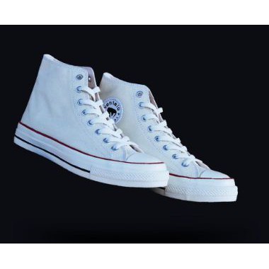 Vektor Tegak Gambar Desain Sepatu  Ventela 