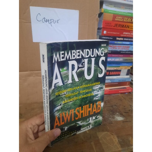 MEMBENDUNG ARUS by Alwi Shihab